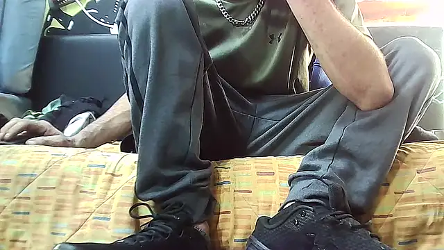 lovehairymature90 online show from November 10, 2025, 11:09 am