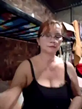 Snapshot of SexyHottMom chatting on May 31, 2026, 8:43 pm SexyHottMom online show from May 31, 2026, 8:43 pm