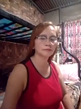 Snapshot of SexyHottMom chatting on June 17, 2026, 11:01 am SexyHottMom online show from June 17, 2026, 11:01 am