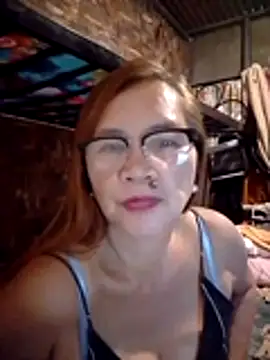Snapshot of SexyHottMom chatting on June 24, 2026, 12:04 pm SexyHottMom online show from June 24, 2026, 12:04 pm