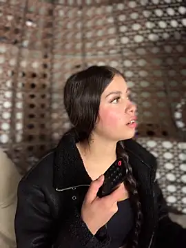 Linda LS online show from October 8, 2025, 1:53 pm