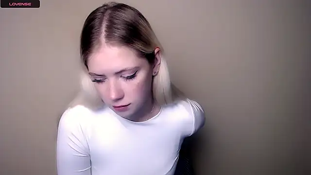 AliceHotty  online show from September 11, 2025, 6:13 am