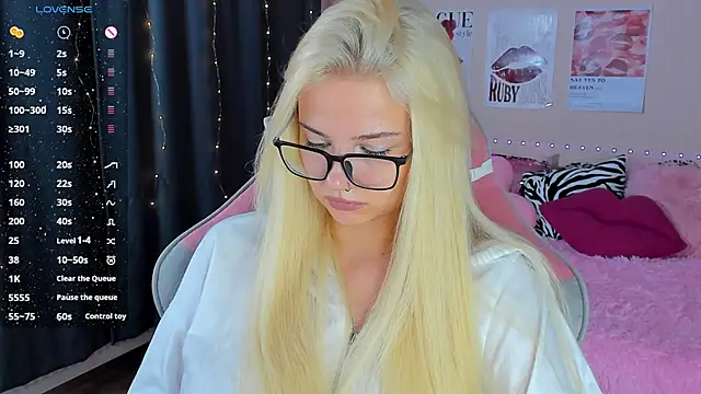 Snapshot of murmiace chatting on September 21, 2025, 8:05 am murmiace online show from September 21, 2025, 8:05 am