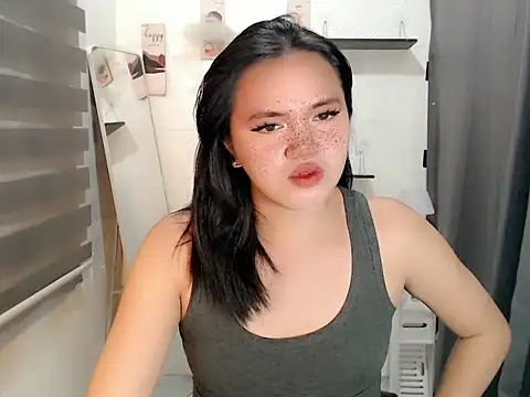 Youngasianhotcock online show from January 14, 2026, 8:36 pm