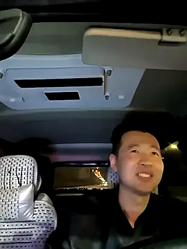 huanhuanaaaaa online show from April 10, 2026, 1:05 pm