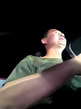 huanhuanaaaaa online show from April 14, 2026, 1:39 pm