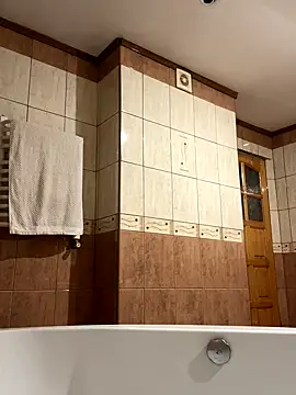 Snapshot of Emilia_Mausi chatting on October 19, 2025, 6:19 pm Emilia Mausi online show from October 19, 2025, 6:19 pm