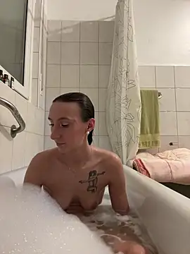 Snapshot of Emilia_Mausi chatting on December 14, 2025, 7:51 pm Emilia Mausi online show from December 14, 2025, 7:51 pm