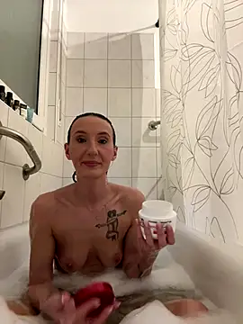 Snapshot of Emilia_Mausi chatting on December 20, 2025, 7:54 pm Emilia Mausi online show from December 20, 2025, 7:54 pm