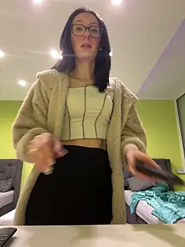 Snapshot of Emilia_Mausi chatting on February 2, 2026, 7:34 pm Emilia Mausi online show from February 2, 2026, 7:34 pm