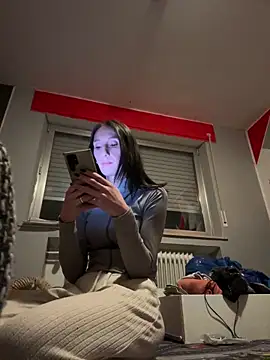 Snapshot of Emilia_Mausi chatting on February 17, 2026, 8:04 pm Emilia Mausi online show from February 17, 2026, 8:04 pm