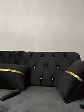 Emilia Mausi online show from March 5, 2026, 7:54 pm