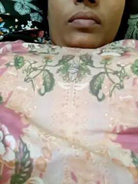 Rose-luckey online show from April 5, 2026, 6:43 am