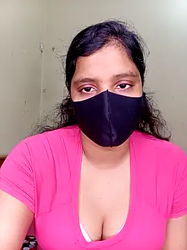 Rose-luckey online show from April 18, 2026, 8:53 pm