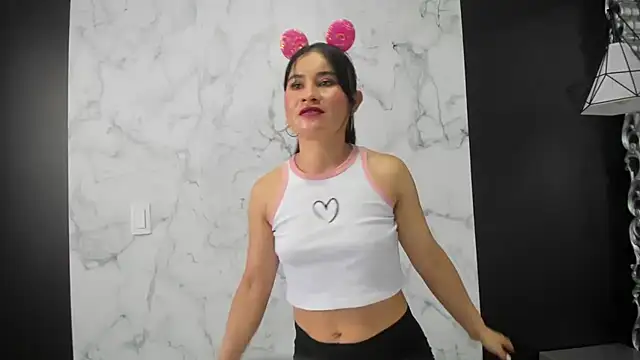 naughty milf4u  online show from September 17, 2025, 9:27 pm