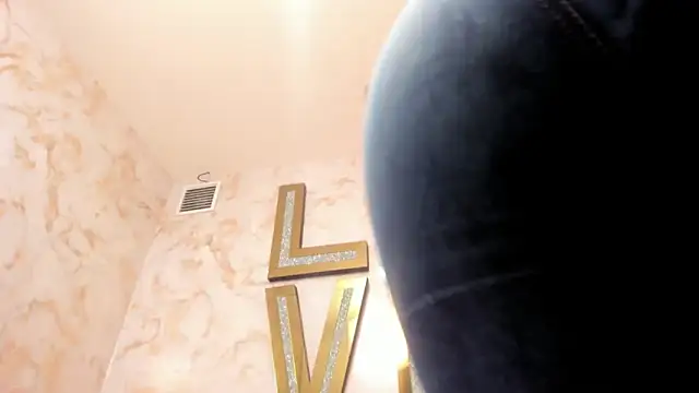 Snapshot of naughty_milf4u_ chatting on February 7, 2026, 1:09 am naughty milf4u online show from February 7, 2026, 1:09 am