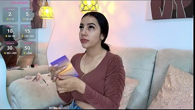 Snapshot of Alana-Jones chatting on October 6, 2025, 2:47 pm Alana-Jones online show from October 6, 2025, 2:47 pm