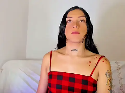 Megan Gil  online show from October 21, 2025, 1:06 am