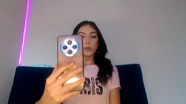 Megan Gil  online show from February 6, 2026, 9:29 pm