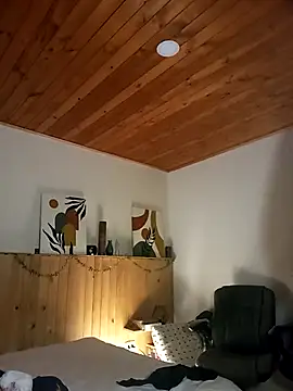 Snapshot of IVONNE_COLLINS33 chatting on February 18, 2026, 1:23 am IVONNE COLLINS33 online show from February 18, 2026, 1:23 am