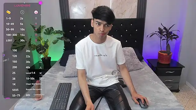 OnlyJos online show from October 26, 2025, 1:50 pm