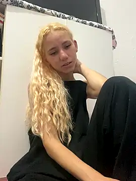 Snapshot of Bruna551 chatting on October 19, 2025, 5:02 pm Bruna551 online show from October 19, 2025, 5:02 pm