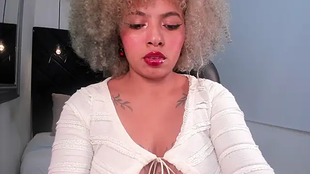 Snapshot of momo_ayasse chatting on February 16, 2026, 3:24 am momo ayasse online show from February 16, 2026, 3:24 am