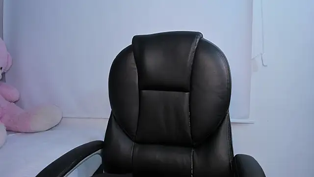 Snapshot of momo_ayasse chatting on March 18, 2026, 3:31 am momo ayasse online show from March 18, 2026, 3:31 am