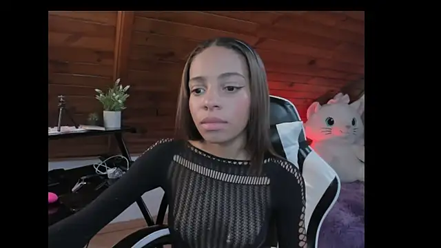 yumi hanna online show from December 1, 2025, 9:20 pm