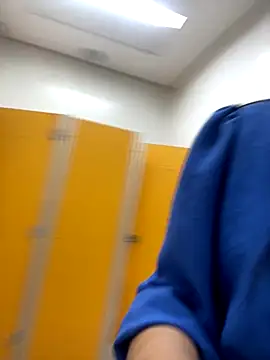 lucioliveira online show from October 6, 2025, 4:10 am