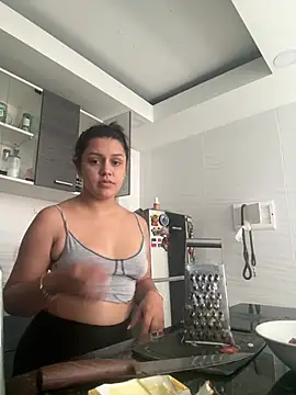 lunita sweet5 online show from June 27, 2026, 6:57 pm
