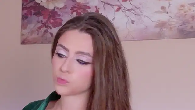 Snapshot of Sienna_Voss chatting on April 3, 2026, 8:51 pm Sienna Voss online show from April 3, 2026, 8:51 pm