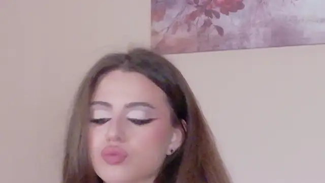 Snapshot of Sienna_Voss chatting on April 10, 2026, 10:47 pm Sienna Voss online show from April 10, 2026, 10:47 pm