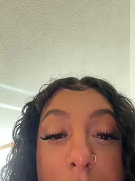 Snapshot of allybluee777 chatting on November 13, 2025, 7:35 pm allybluee777 online show from November 13, 2025, 7:35 pm