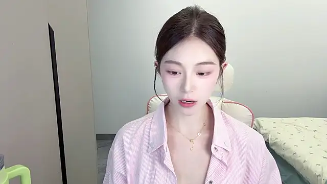 Cookie-oo online show from October 8, 2025, 12:14 pm