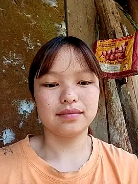 XoiXoi232 online show from October 23, 2025, 5:07 am