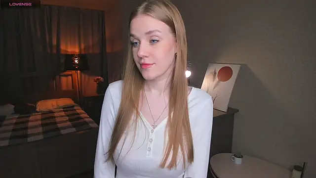 OdellaFrake online show from November 6, 2025, 7:26 pm