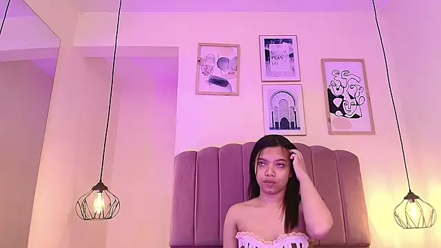 Isabelgh  online show from December 23, 2025, 3:26 am