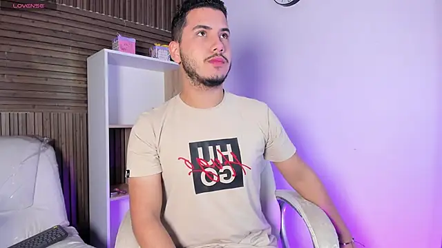 Axel grey  online show from October 9, 2025, 12:03 pm