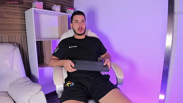 Axel grey  online show from October 14, 2025, 12:28 pm