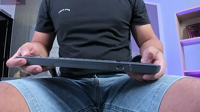 Axel grey  online show from February 27, 2026, 12:49 pm