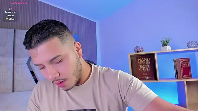 Snapshot of Axel_grey_ chatting on April 23, 2026, 12:51 pm Axel grey online show from April 23, 2026, 12:51 pm
