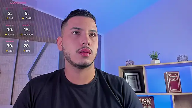 Snapshot of Axel_grey_ chatting on April 24, 2026, 12:40 pm Axel grey online show from April 24, 2026, 12:40 pm