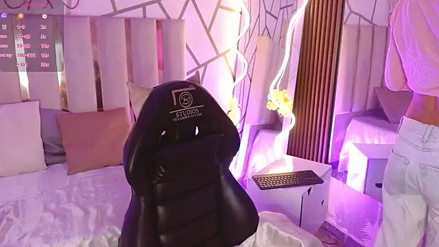 Snapshot of CYRUS_TAY chatting on February 23, 2026, 12:24 pm CYRUS TAY online show from February 23, 2026, 12:24 pm