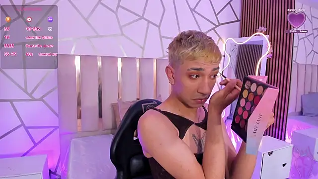 CYRUS TAY online show from April 19, 2026, 12:26 pm