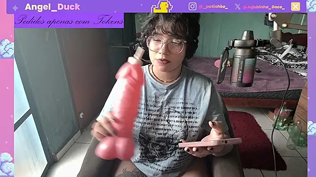 Angel Duck online show from February 25, 2026, 6:28 pm