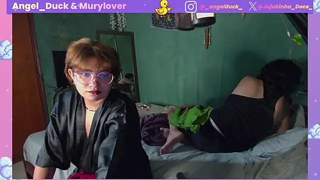 Snapshot of Angel_Duck chatting on April 21, 2026, 10:23 pm Angel Duck online show from April 21, 2026, 10:23 pm