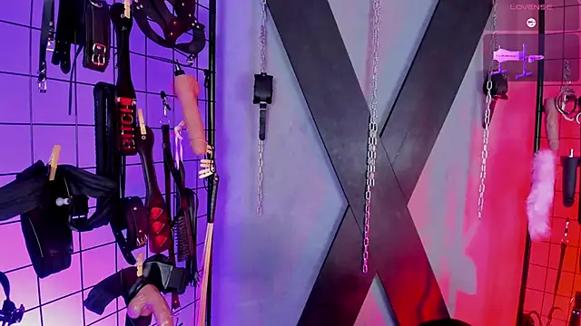 VictoryaLiah BDSM online show from November 3, 2025, 11:44 am