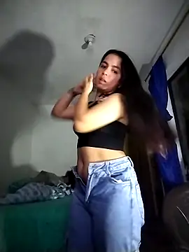 NatashaRose18 online show from November 5, 2025, 6:52 pm