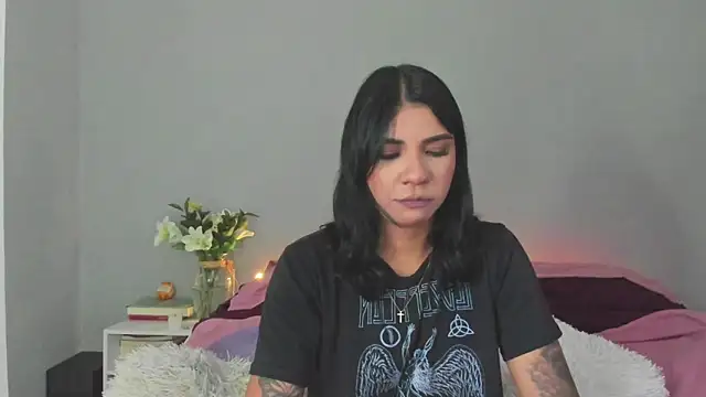 Snapshot of Laura-angeel chatting on November 26, 2025, 7:59 pm Laura-angeel online show from November 26, 2025, 7:59 pm